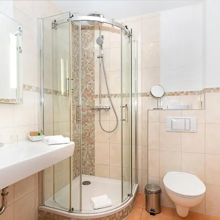 Zum Schlangenkoenig Hotel 3*