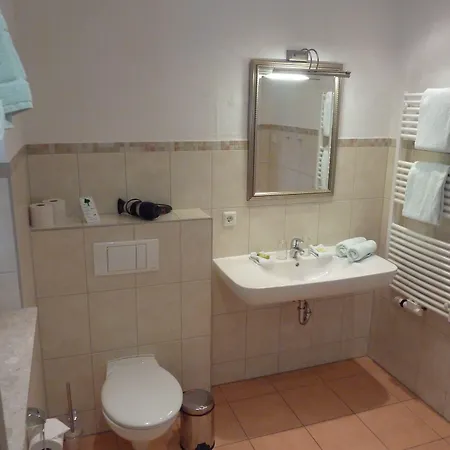 Otel Zum Schlangenkoenig Burg (Spreewald)