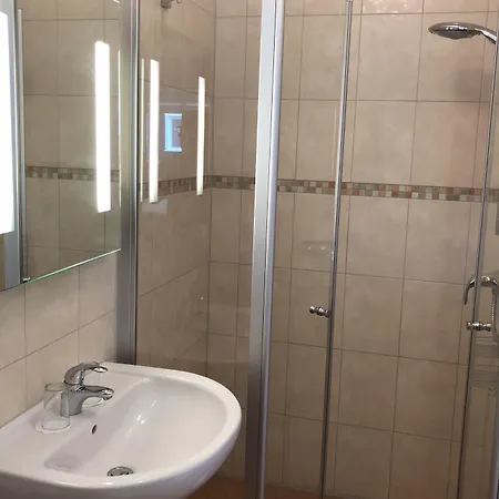 Zum Schlangenkoenig Otel