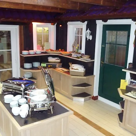 Zum Schlangenkoenig Otel 3*