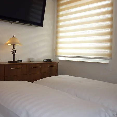 Zum Schlangenkoenig Otel